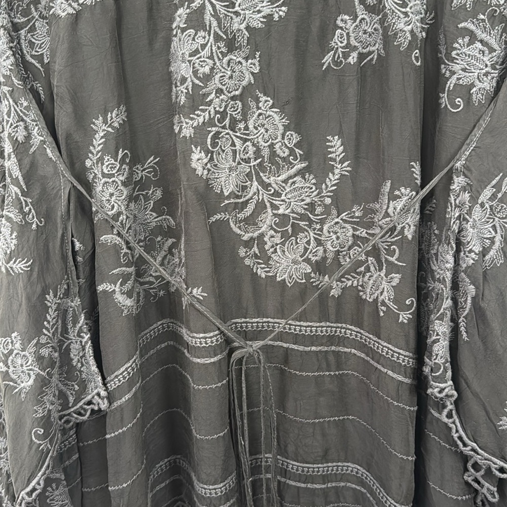 Johnny Was Leaf Garden Embroidered Toe Back Shark Bite Tunic. Size Small. - Picture 12 of 12